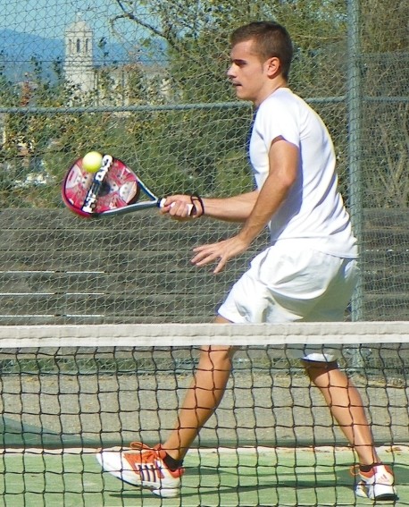 Introducció al pàdel (dll a dj ó dv de 10 a 12 h ó 17 a 19 h) (1+1 ECTS)