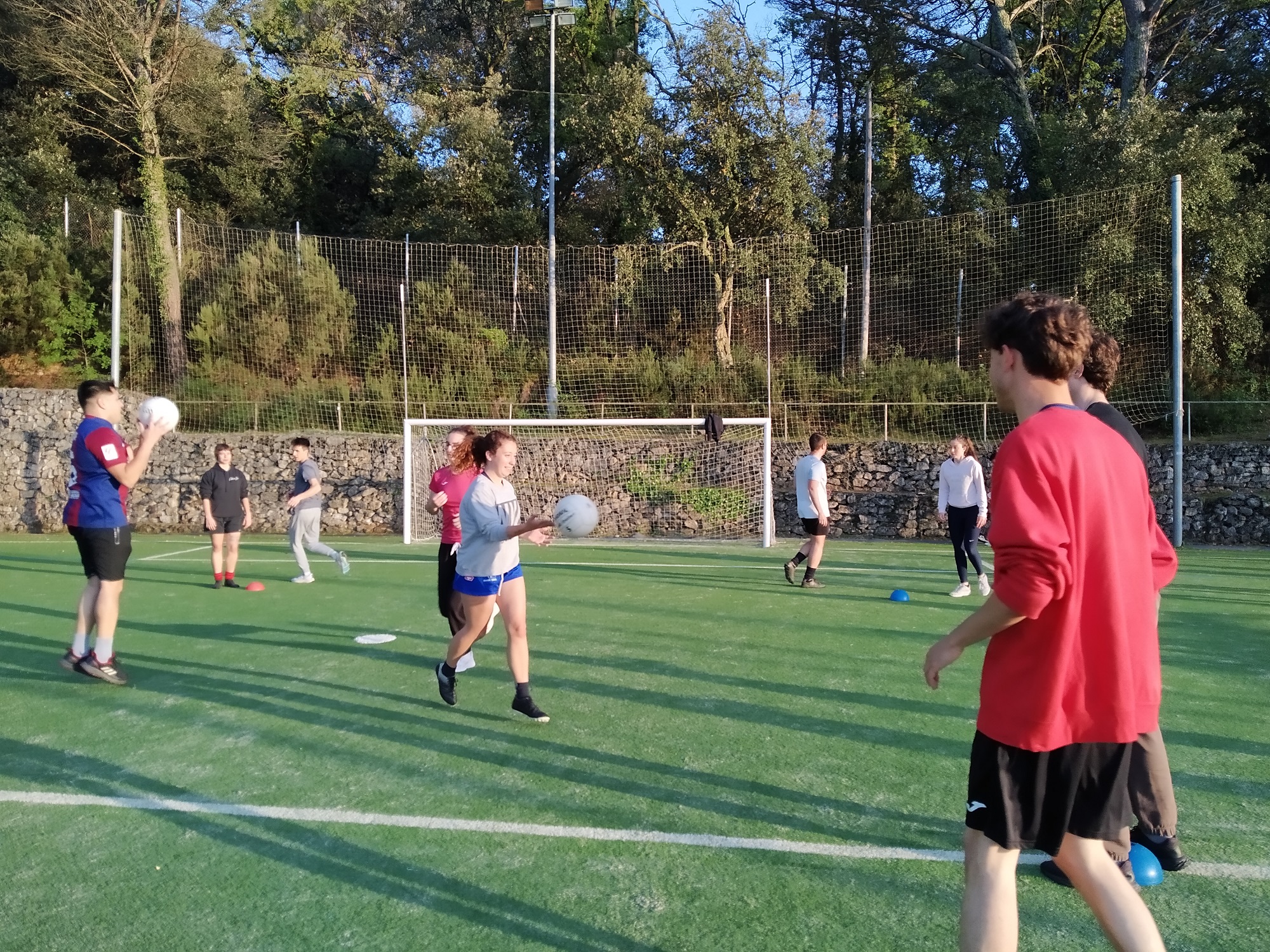 Entrenaments de futbol Gaèlic (dilluns 19 h)